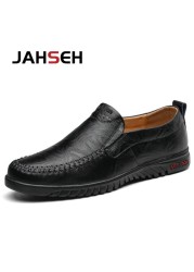 New Men Shoes Genuine Leather Comfortable Men Casual Shoes Chaussies Flats Men Slip On Lazy Shoes Zapatos Hombre