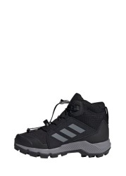 حذاء رياضي أسود للشباب والصغار Terrex Mid Gore Tex من Adidas