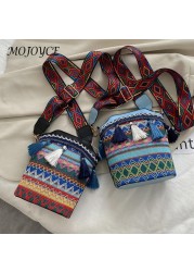 Ethnic Women's Shoulder Bag Crossbody Bag Tassel Knit Small Bucket Handbags Fashion Simple Luxury Design Female Bag Underarm Bags