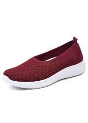 Fashion Flat Shoes Women Casual Comfortable Lightweight Soft Sole Slip Mesh Women Shoes Breathable Mom Shoes Wedge Sneakers