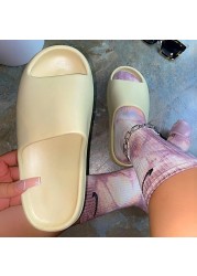 Women's Thick Bottom Slippers Platform Bathroom Slides Man Non-slip Trend Designer Slippers Ladies Female Yzy Slides for Women