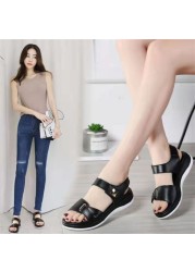 2022 Summer Fashion Women Ladies Mother Genuine Leather Shoes Sandals Flats Soft Hook Loop Korean Bling Summer Beach Size 35-40