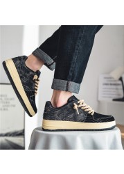 Spring Autumn Men Canvas Shoes Denim Vintage Patchwork Men Skateboard Casual Sneakers Lace Up Formal Shoes Student Men's Shoes