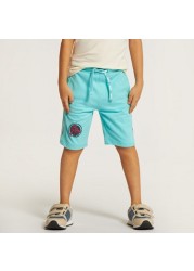 Spiderman Print Mid-Rise Shorts with Drawstring Closure and Pockets