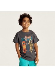 Juniors Graphic Print T-shirt with Short Sleeves