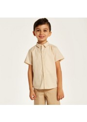 Juniors Textured Shirt with Button Closure and Short Sleeves