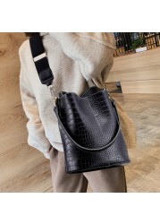 Crocodile Retro Women's Shoulder Bag Large Capacity Shoulder Bag Luxury PU Leather Bucket Bag 2021