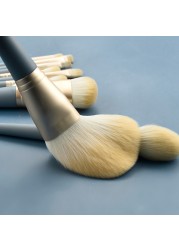 Makeup Brush Tool Set Ultra Soft Thin Wood Handle Plant Based Makeup Brushes With Velvet Bag