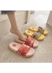 Thick Sole Women Slippers Summer 2022 Fashion Holiday Beach Slippers Comfortable Ladies Non-slip Home Slippers Zapatos de mujer