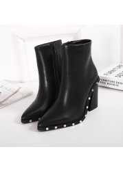 Star with the same paragraph handsome round rivet decoration pointed toe thick heel high heel ankle boots 3787