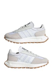 حذاء رياضي أبيض للشباب Retropy من Adidas Originals