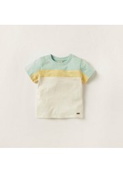 Giggles Colourblock Crew Neck T-shirt and Solid Shorts Set