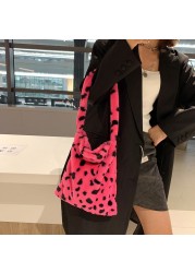 2021 Women Leopard Print Open Pocket Shoulder Bags Winter Warm Soft Plush Bucket Bags Female Large Capacity Furry Shopping Bag