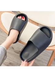 New 35~46 designer men slides kanye west men 2021 fashion women summer winter casual slippers for home beach male autumn shoes