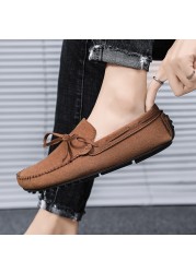 Men Loafers Suede Leather Moccasins Classic Casual Shoes Slip On Walking Shoes Comfortable Non-slip Driving Shoes Men's Shoe