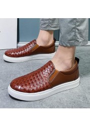 New Spring Summer Men Shoes Casual Shoes PU Leather Flats Slip On Low Top White Male Sneakers Tenis Masculino Adulto