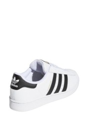 حذاء رياضي Superstar Junior من adidas Originals