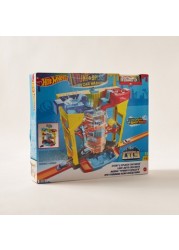 Hot Wheels Stunt and Splash Car Wash Playset