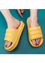 Designer Men Slippers Thick Platform Wo Men Slippers Beach Eva Sandal Lightweight Men Indoor Bathroom Shoes Summer 2021