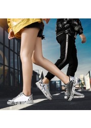 Men Sneakers Gold Glitter Spring Climbing Bling Fashion Casual Shoes Male Flat Outdoor Running Shiny PU Leather Couples Leather Sneakers