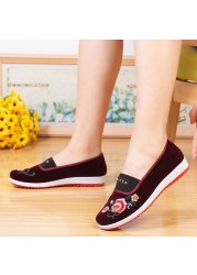 Old Beijing cloth shoes women's soft non-slip mid-aged shoes' flat breathable single pedal maternal shoes for women