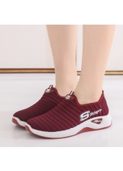 Flying knit shoes for women 2021 spring new casual student breathable sports anti-slip sweat-absorbent slip on cloth shoes