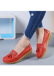New Genuine Leather Shoes Woman Slip On Women's Flats Moccasins Female Loafers Spring Autumn Soft Mother Shoe Plus Size 34-44
