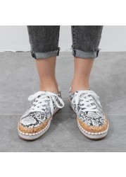 2021 Autumn Star Snake Print Lace-up Casual Flat Shoes Round Toe Simple Sneakers Women New Fashion Walking Viscose Sneakers