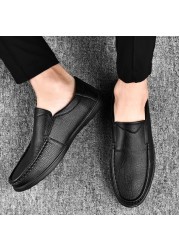 Mens Casual Shoes Luxury Brand Summer Men Shoes Split Leather Moccasins Comfortable Breathable Slip On Boat Shoes