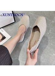 2022 single shoes Korean fashion plaid women's shoes retro square heel bean shoes shallow mouth women's shoes