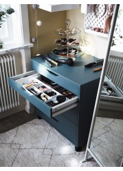 ALEX Drawer unit on castors